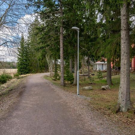 Uppsala Large Family Home Beside Forest Bagian luar foto