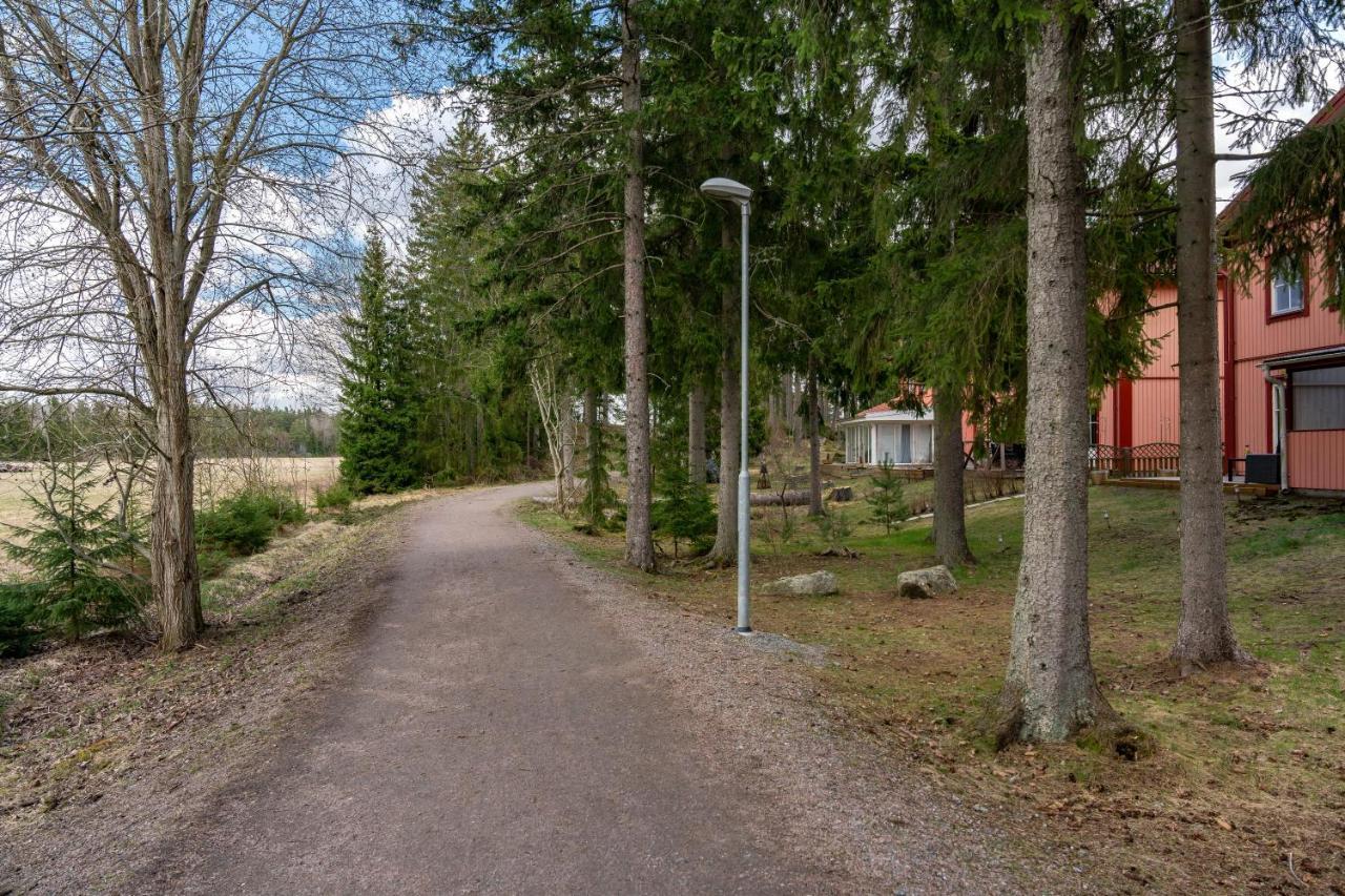 Uppsala Large Family Home Beside Forest Bagian luar foto