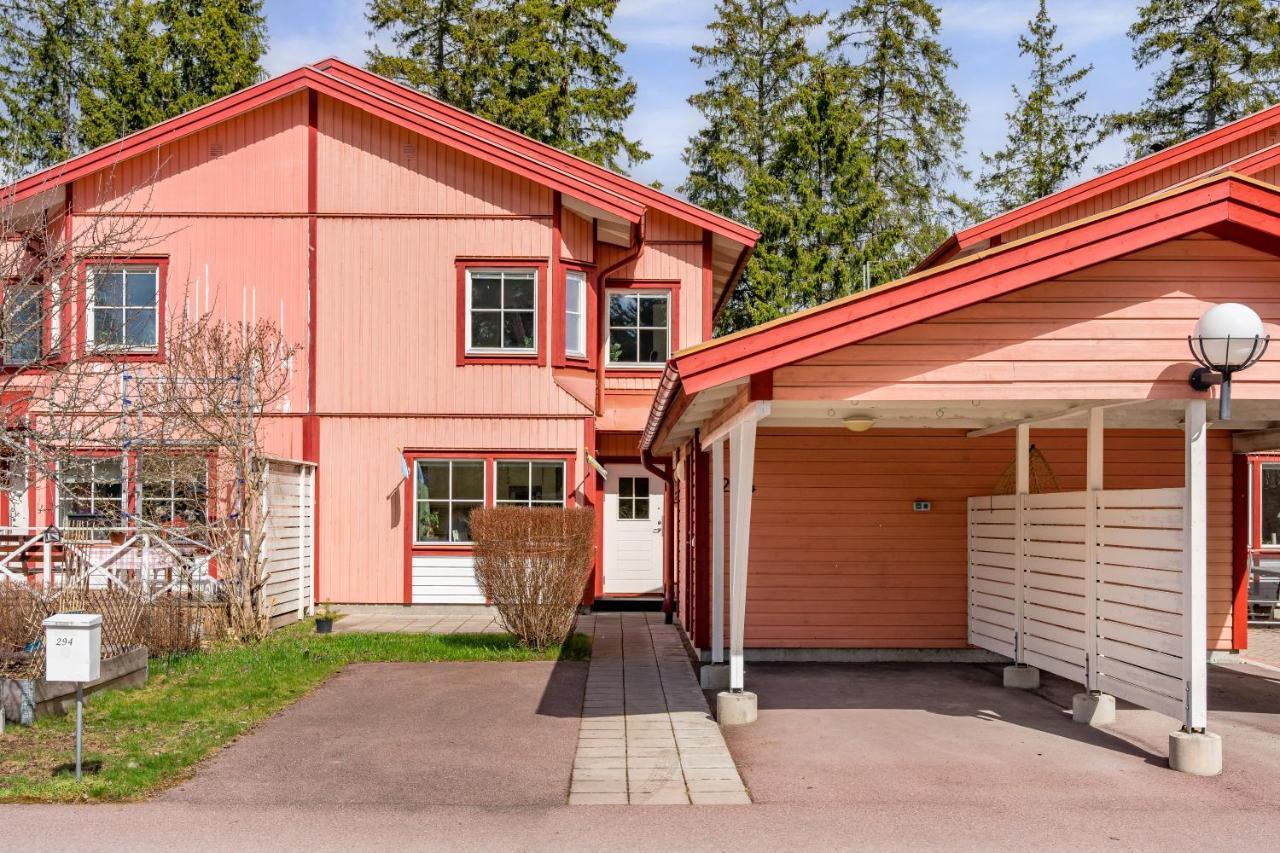 Uppsala Large Family Home Beside Forest Bagian luar foto