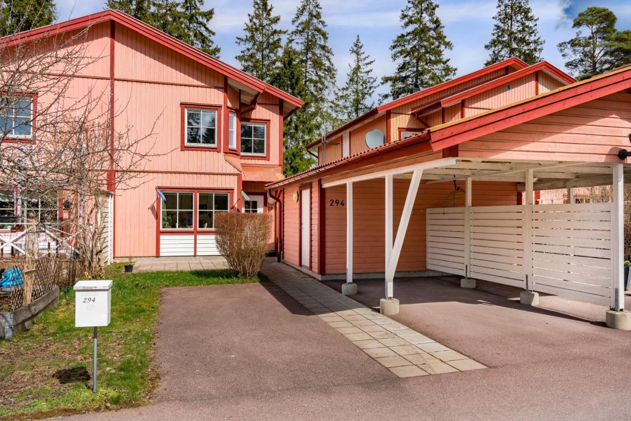 Uppsala Large Family Home Beside Forest Bagian luar foto